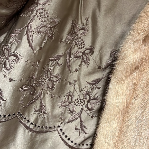 Luxury full length champagne mink fur coat - Picture 3 of 7